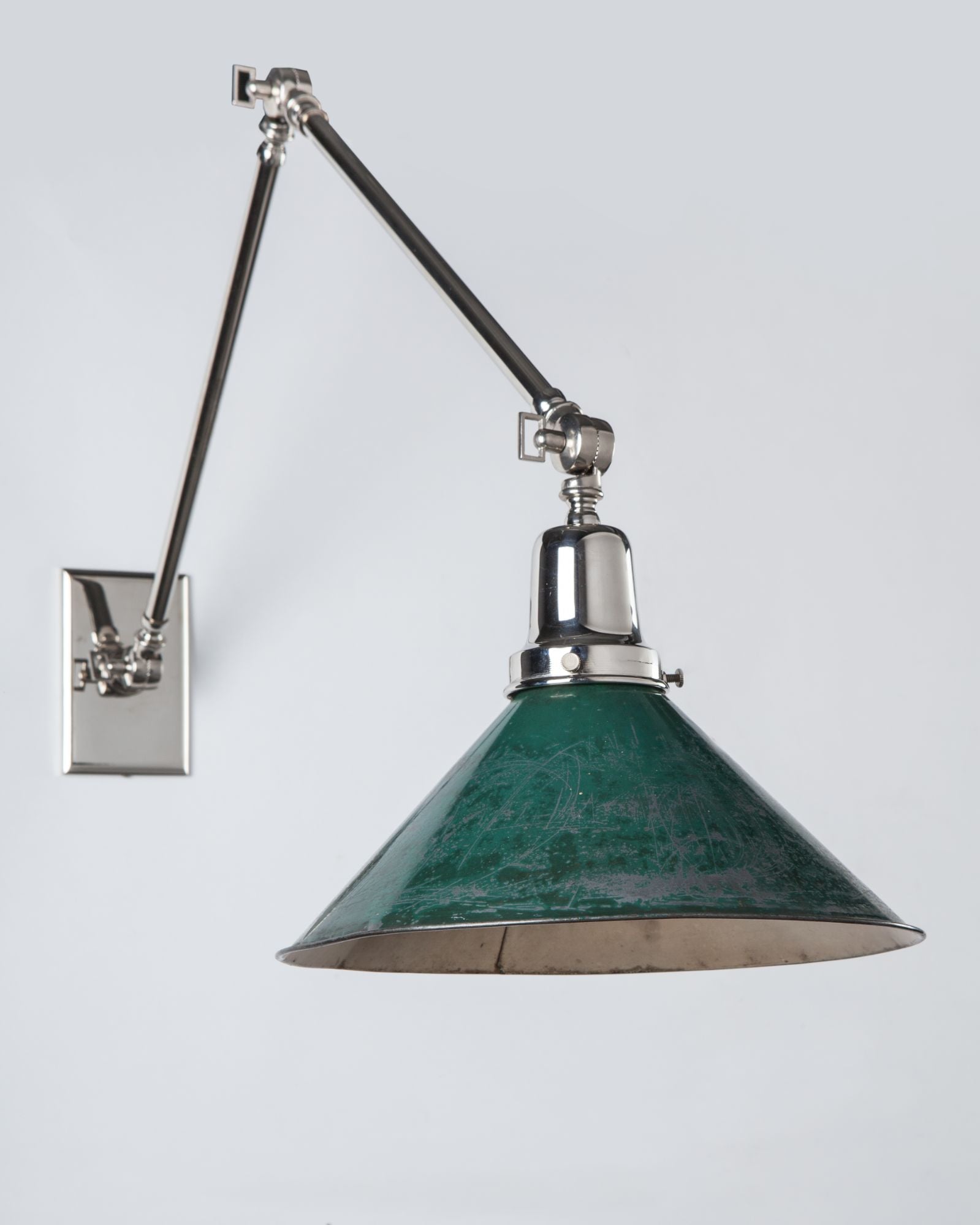 aicon works シルクスクリーン same difference Articulated Sconce with Painted Green Tin Shade | Vintage
