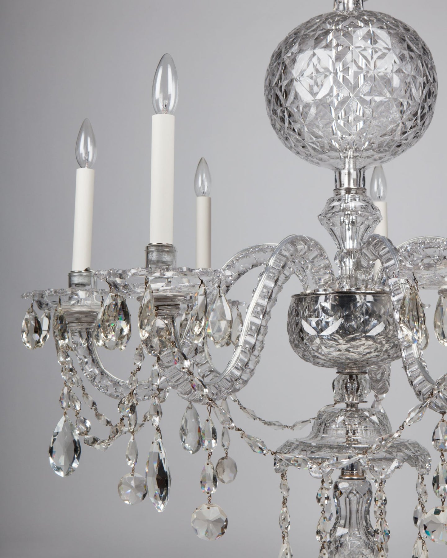 Georgian Style Brass and White Ceramic Eight-Arms Chandelier For