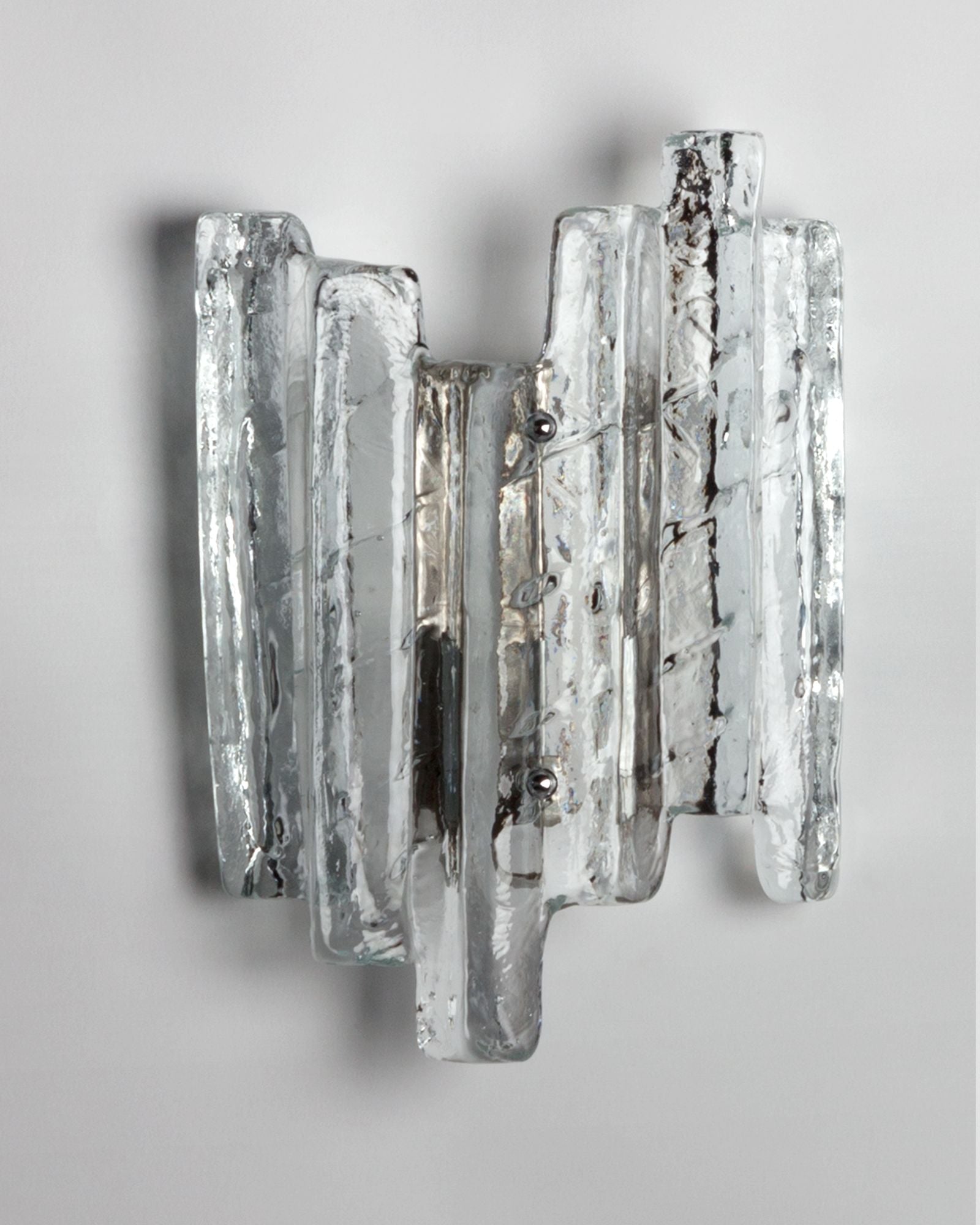 ✨ GUIDE ✨ Sew a men's shirt into a nice blouse with a bows 🎀 Start by  removing the collar and then cut off both the part with the button,  buttonholes and the bottom of the sleeves. After this, you ..., image size:1600x2000