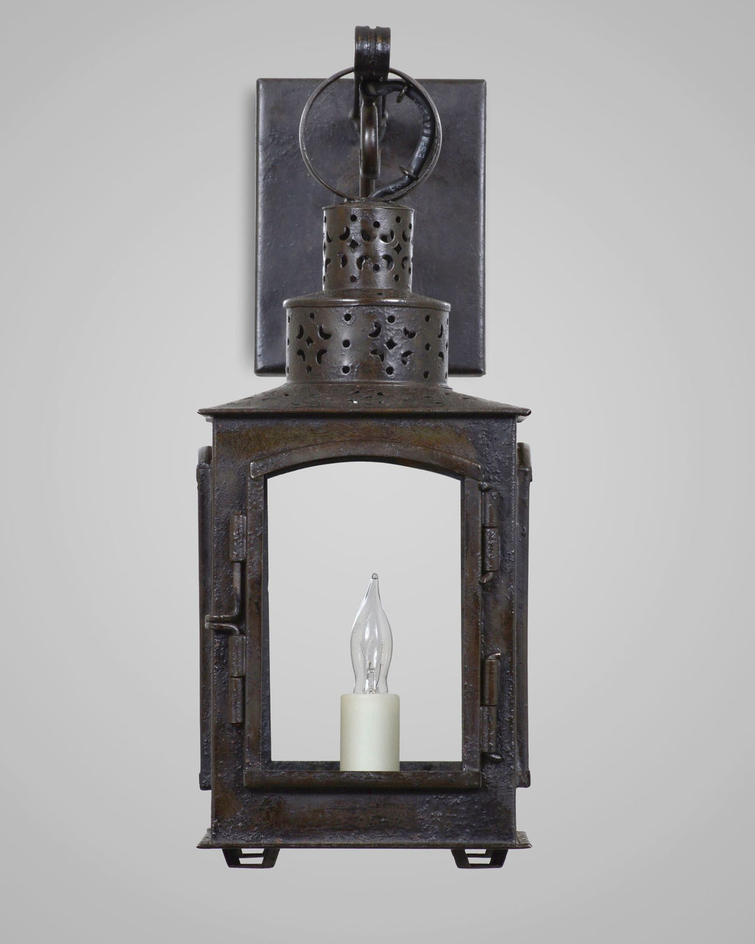 Paul Revere Wall Lantern by Scofield Lighting – Remains Lighting Co.