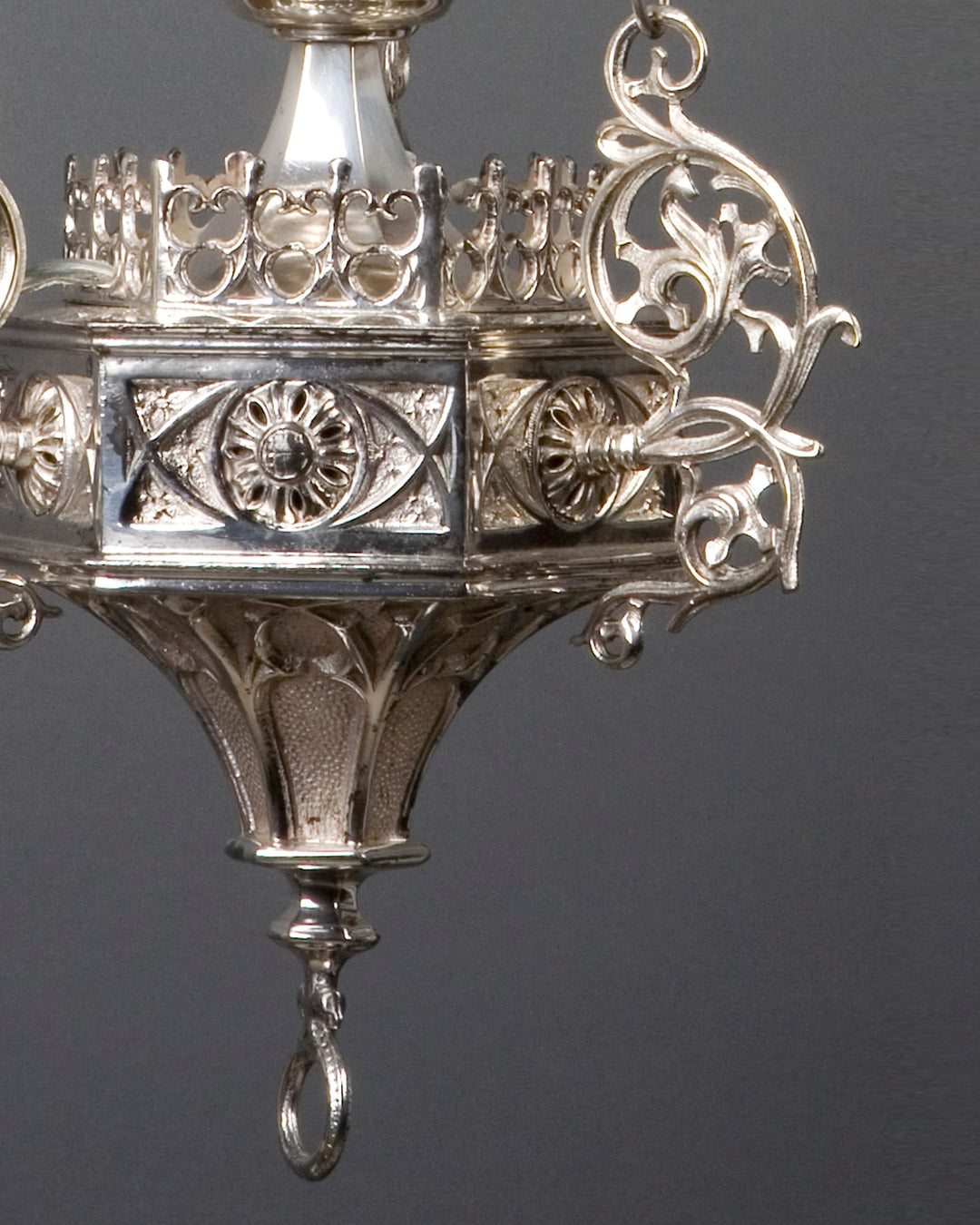 silverplate-sanctuary-lamp-